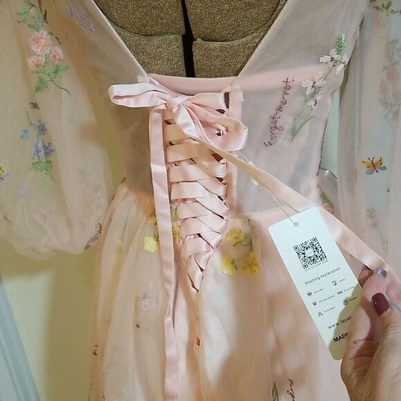 Pastel Castle Corset Gown NWT SIZE 6 - Picture 3 of 17